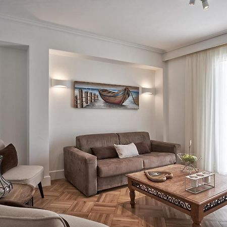 Marvelous N Bright Apt Next To Megaro Mousikis Atina Dış mekan fotoğraf